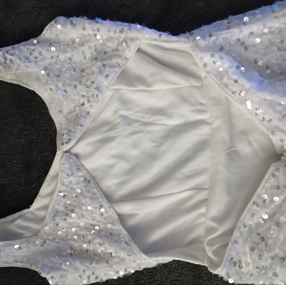 Wedding Dress - Picture 3 of 8